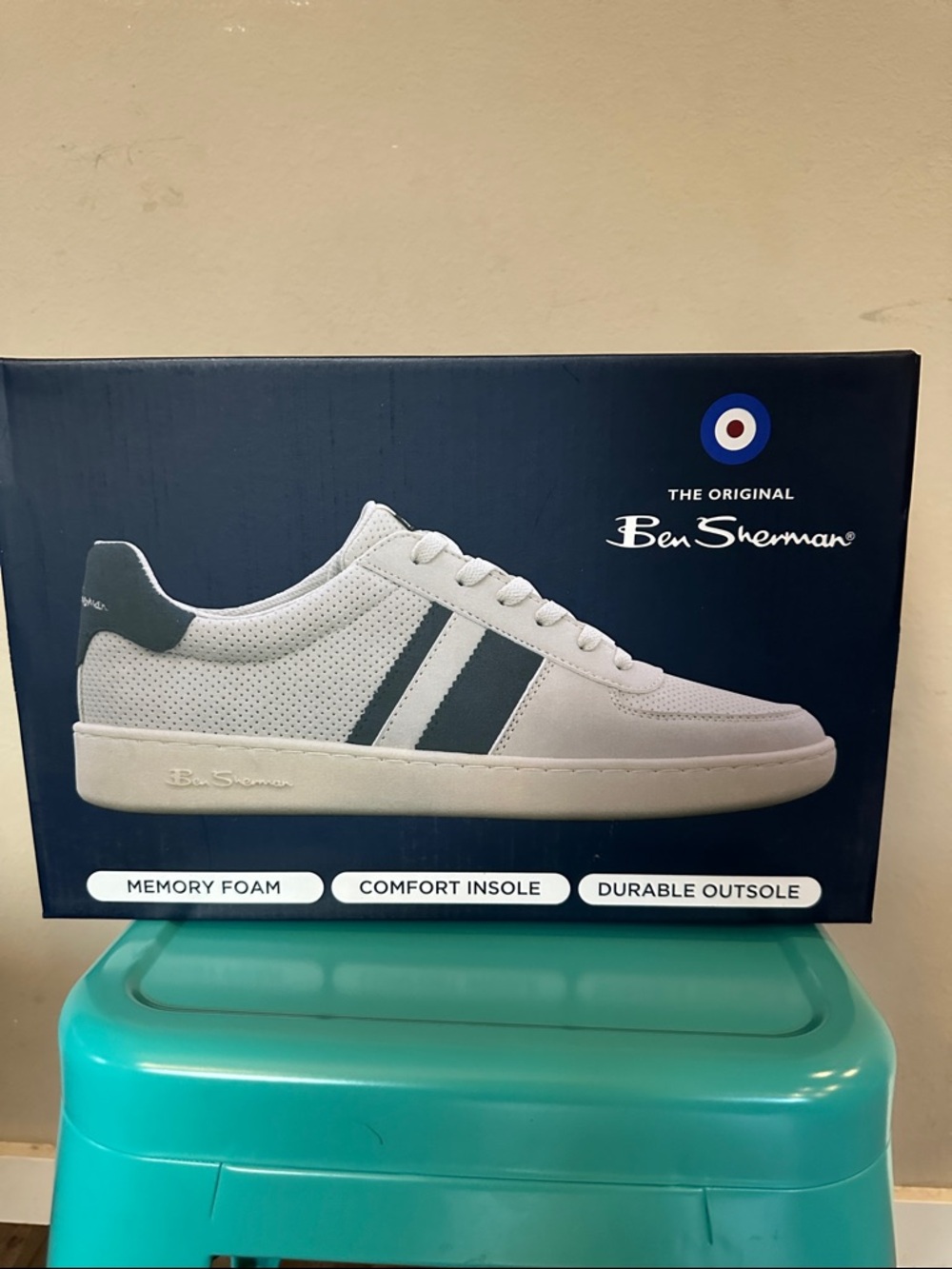 Ben Sherman Men’s gray Sneakers with Dark blue Stripes